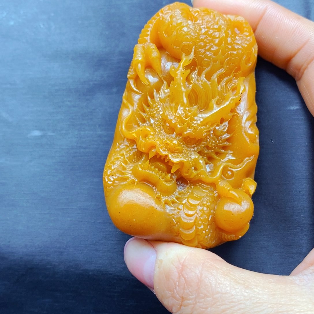 石英质玉（黄龙玉）颈饰未镶嵌