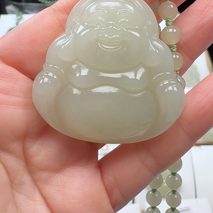 ****天和田玉未镶嵌颈饰