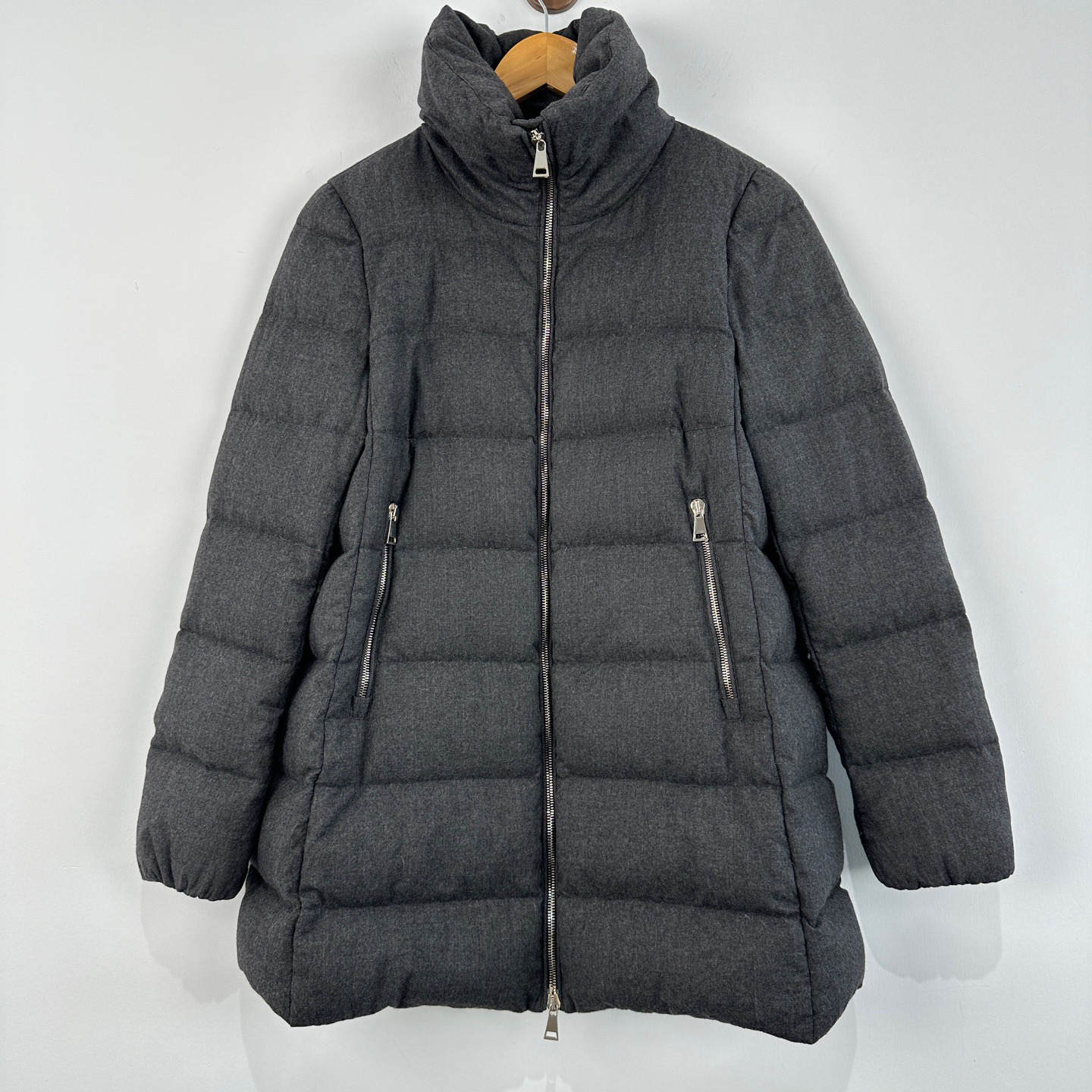 99新 MONCLER 蒙口灰色羊毛羽绒服 1码
