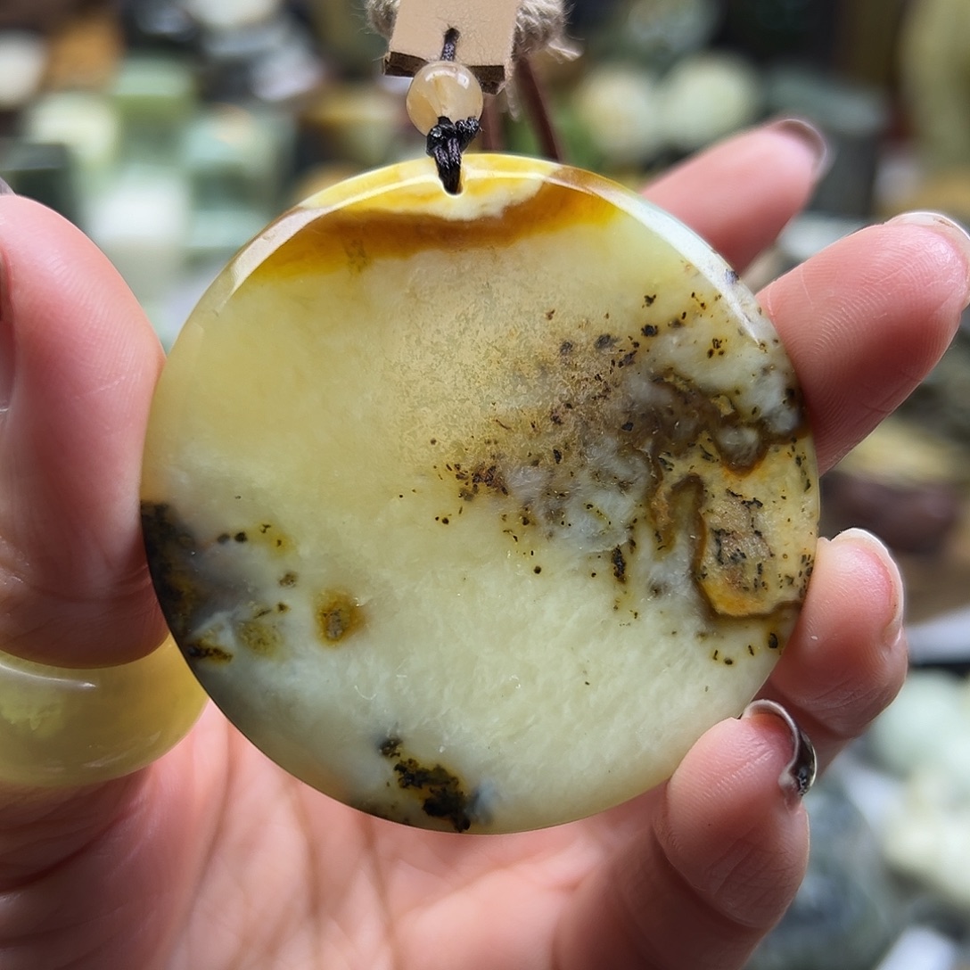 岫玉未镶嵌颈饰花玉无事牌