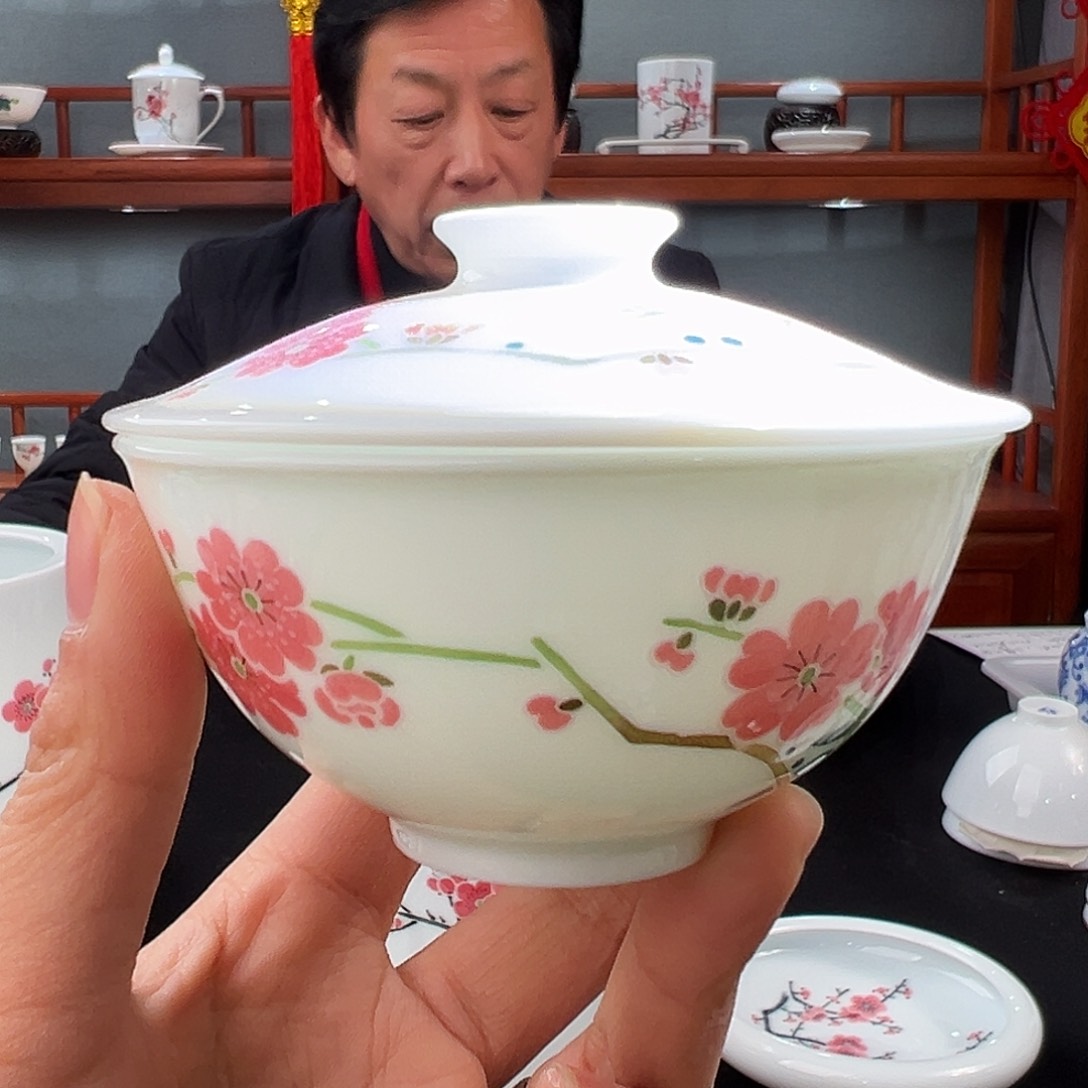 勾边红梅9厘米盖碗