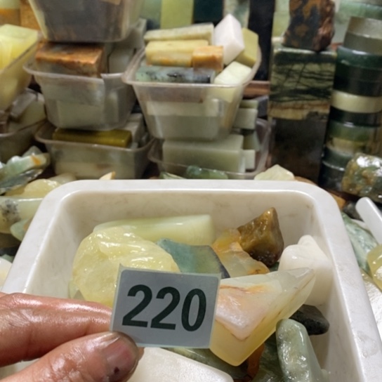 【闪购商品】未镶嵌蛇纹石玉珠宝玉器