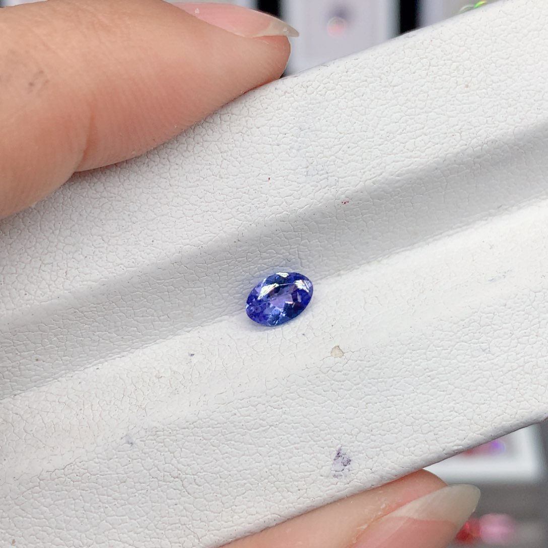 坦桑石裸石未镶嵌4*6mm