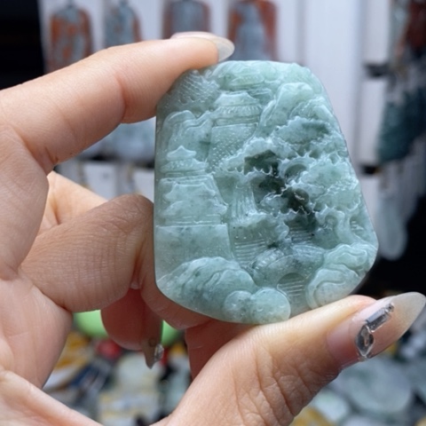 翡翠颈饰未镶嵌翡翠