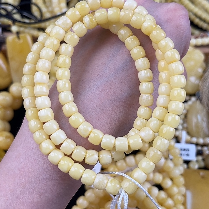 未镶嵌琥珀裸石琥珀，