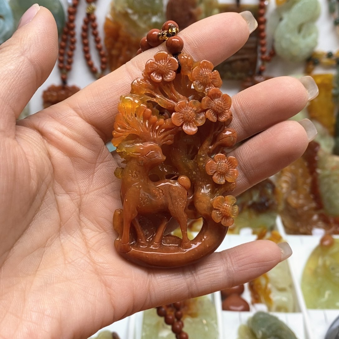 蛇纹石玉颈饰未镶嵌