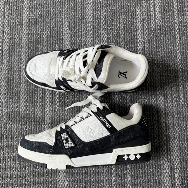95新 LouisVuitton/路易威登 Trainer压纹印花低帮板鞋/7码/0628