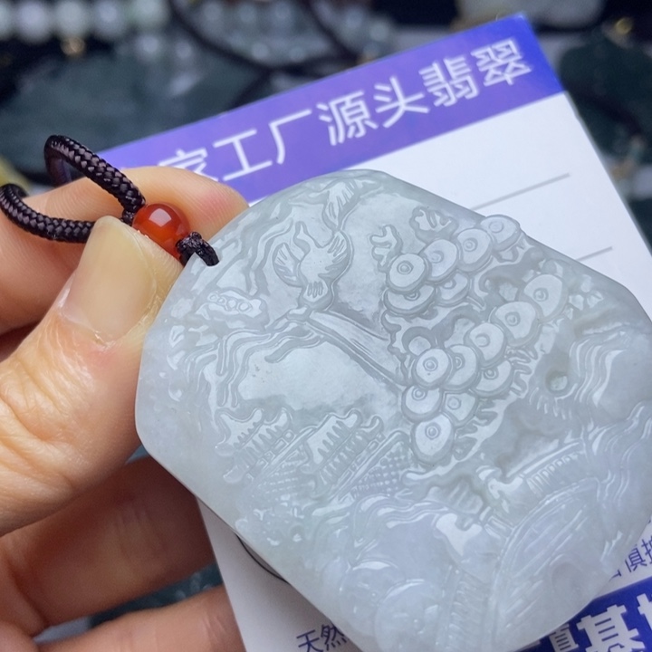 翡翠颈饰未镶嵌翡翠