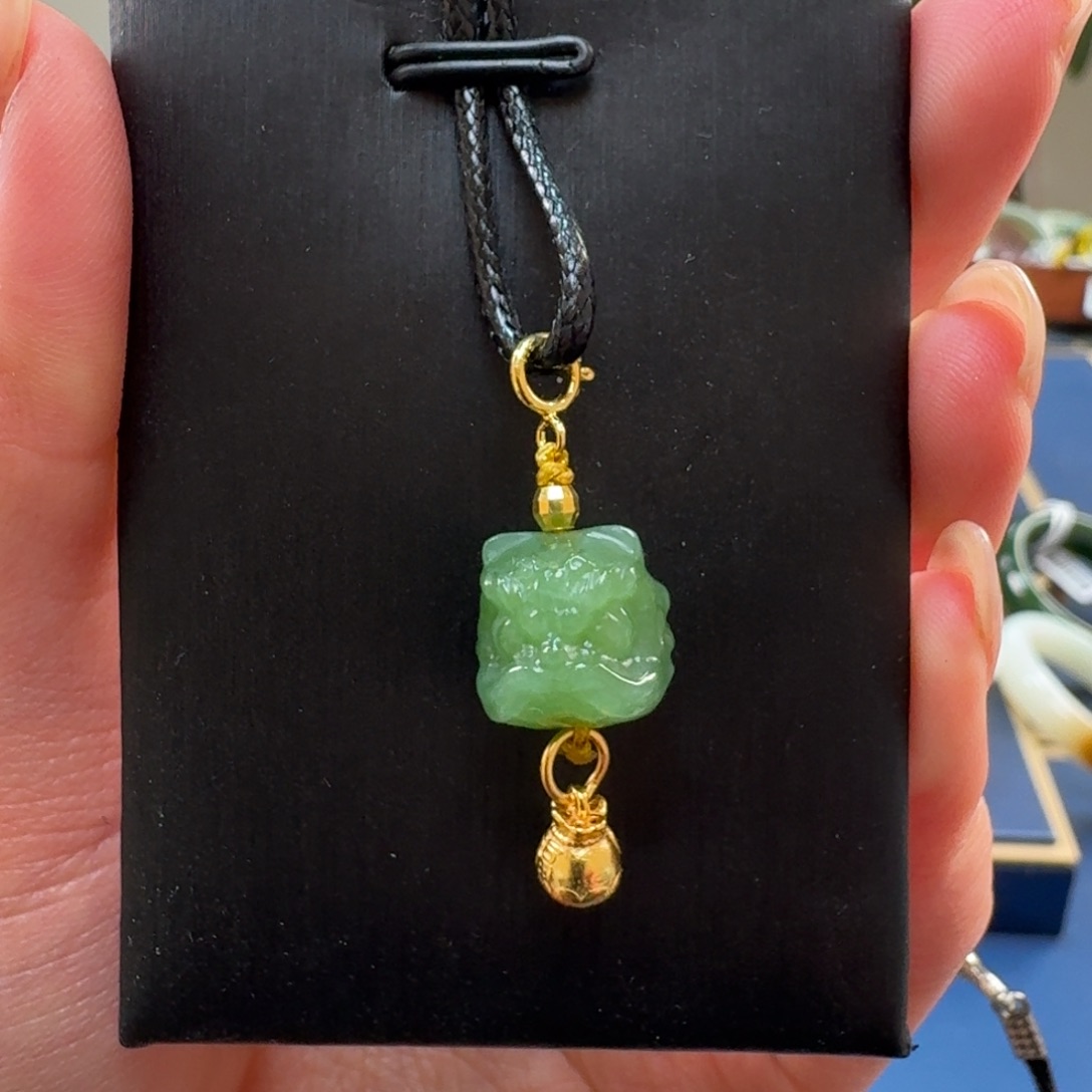 和田玉未镶嵌颈饰B1035