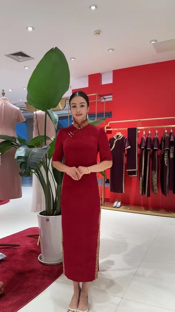 170373六礼旗袍提花婚礼直襟中袖经典酒红色修身女款中长款