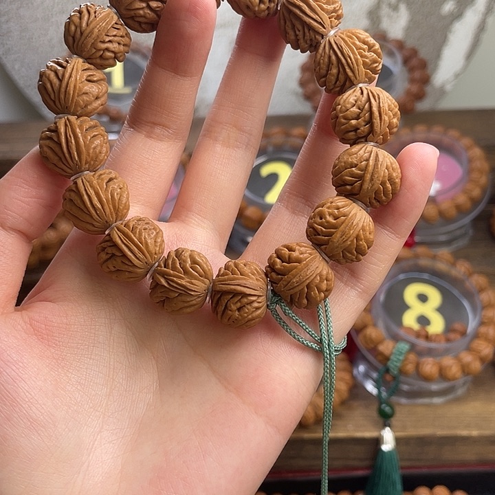 文玩核桃吊坠18刺龙