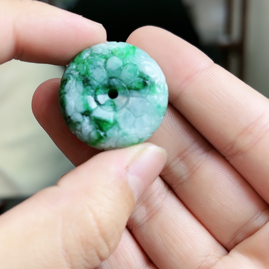 翡翠颈饰未镶嵌吊坠