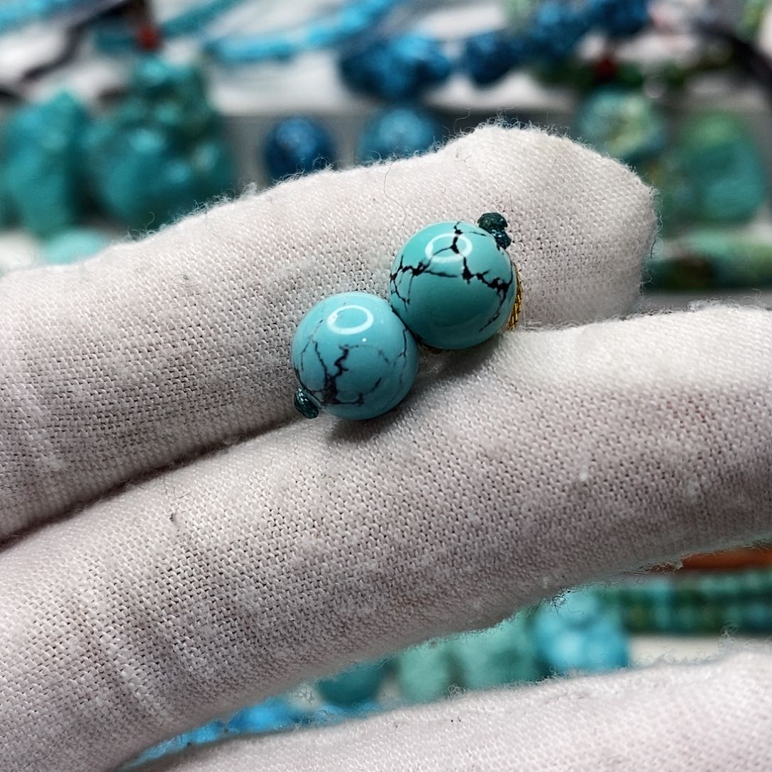 绿松石珠宝奇石未镶嵌辣**?