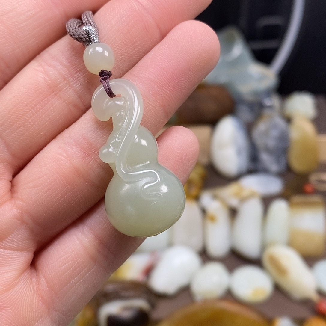 和田玉颈饰未镶嵌6