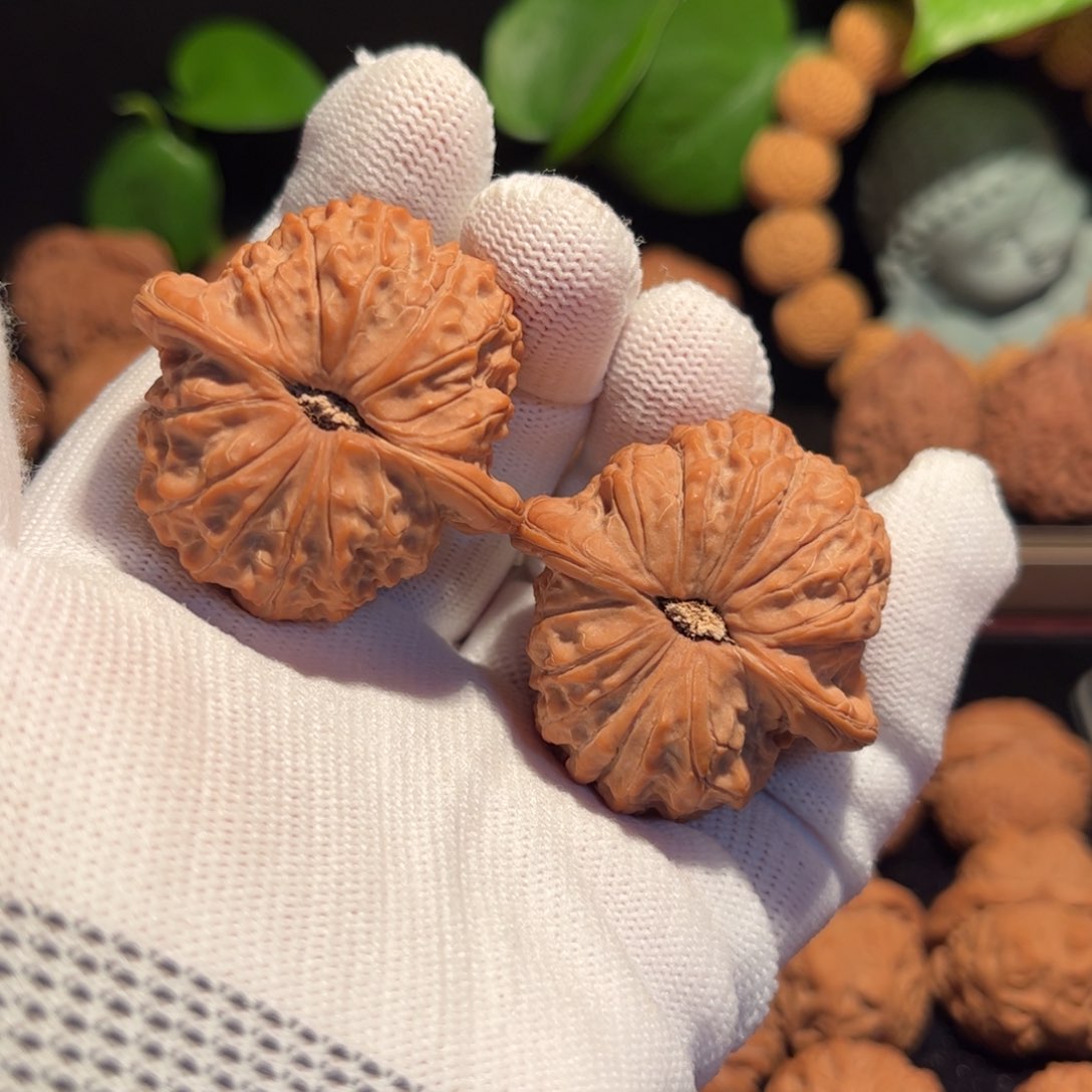 【闪购商品】文玩核桃把件血麒麟