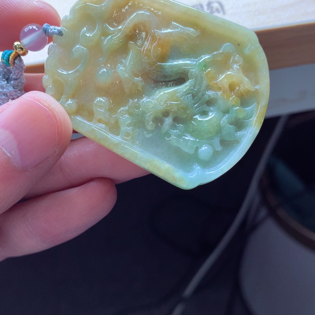 翡翠颈饰未镶嵌吊坠