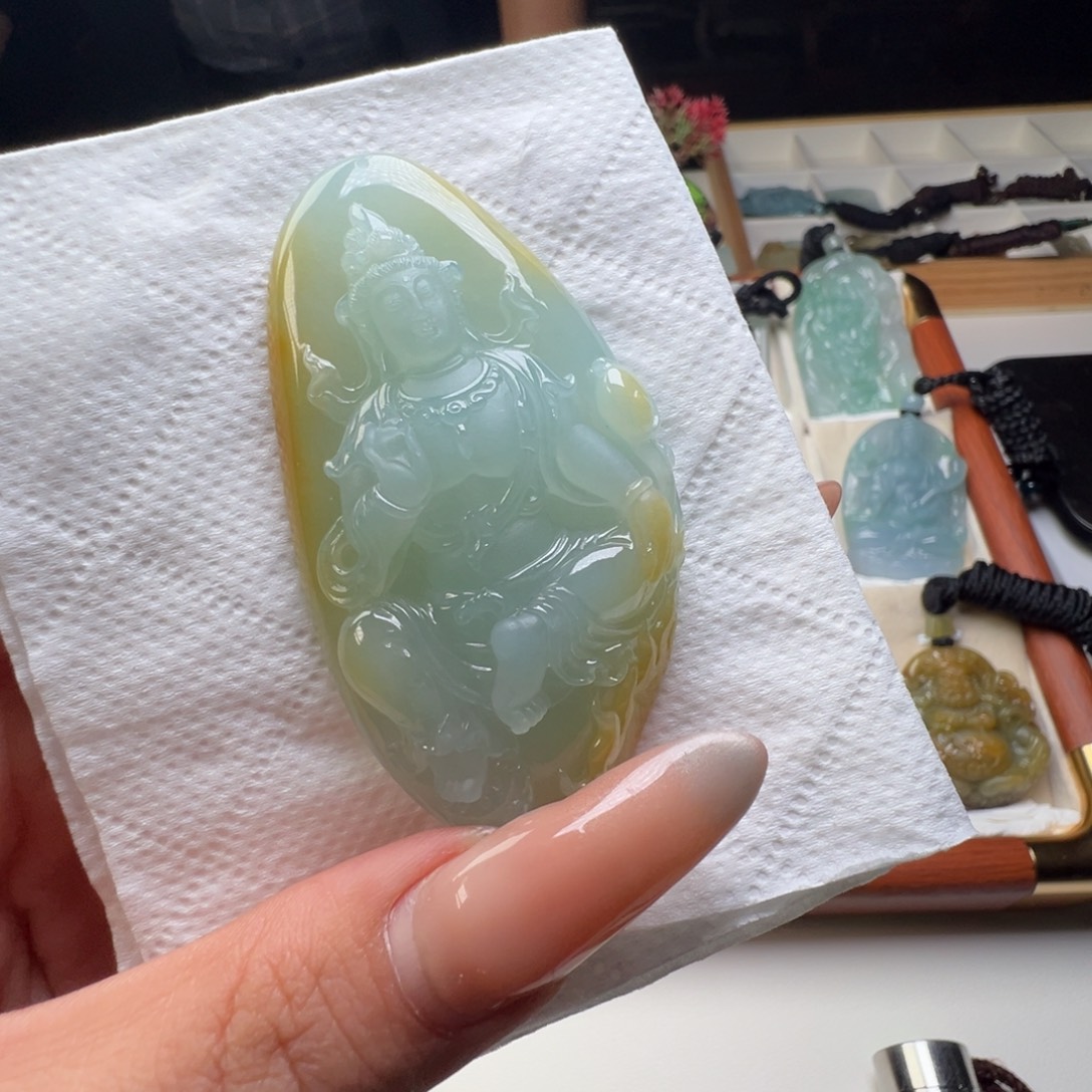 和***丶翡翠未镶嵌颈饰缅甸翡翠