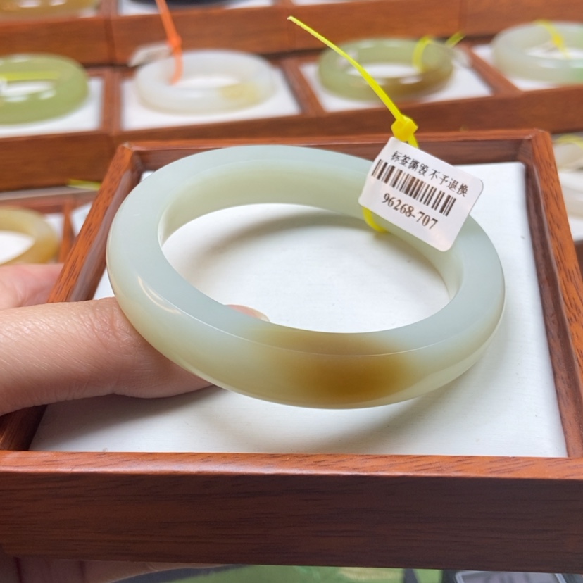 【闪购商品】和田玉手镯未镶嵌