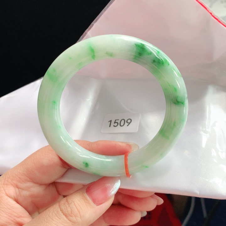 翡翠手镯（圆镯）未镶嵌03