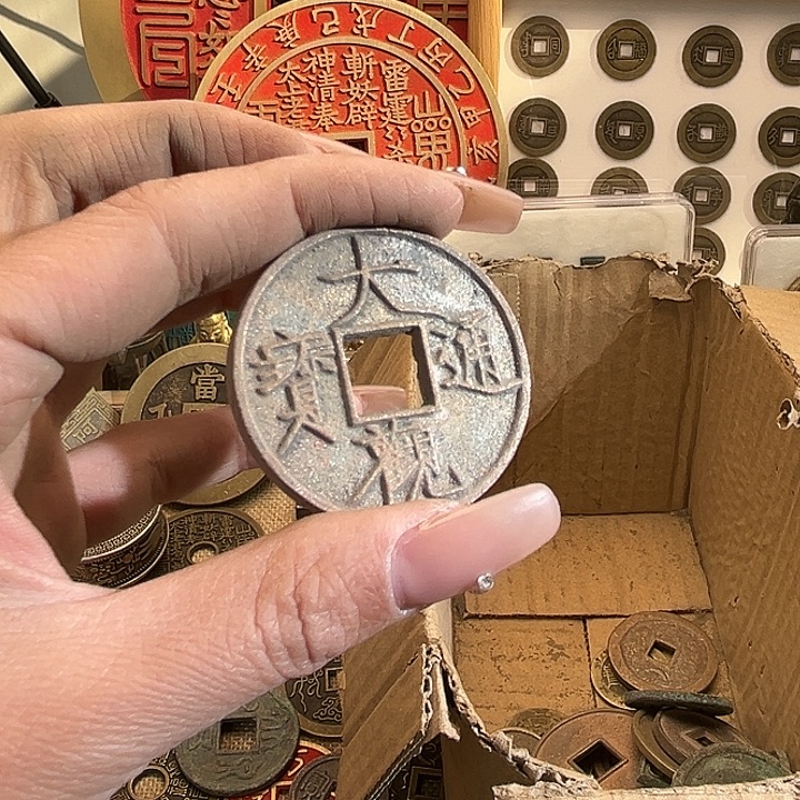 斯***人铜现代翻砂工艺作品