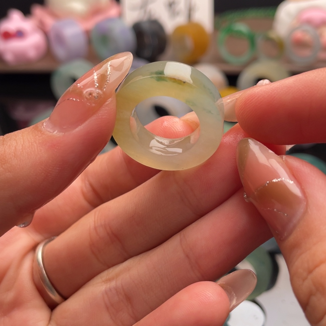 定制翡翠未镶嵌黄