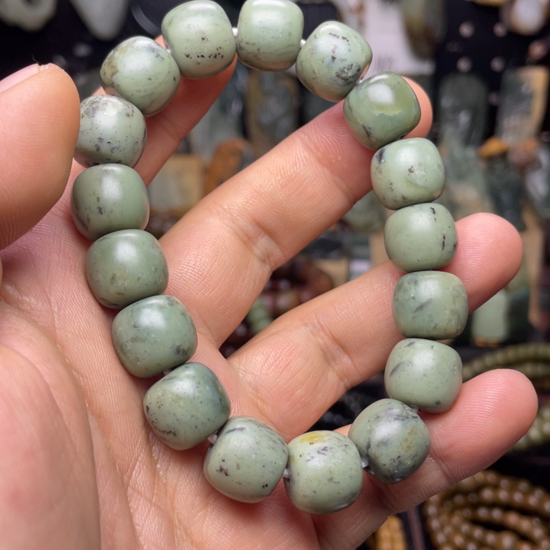 岫岩河磨玉（透闪石质玉）未镶嵌颈饰13×14