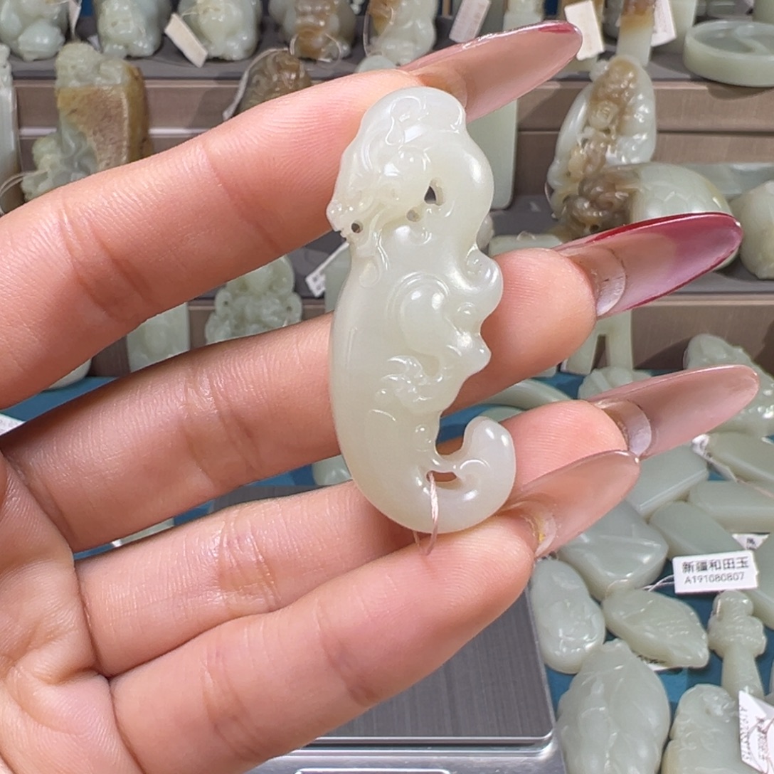 和田玉（糖玉）未镶嵌颈饰