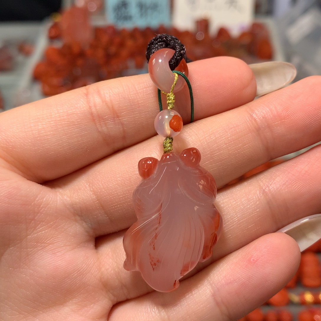 【闪购商品】未镶嵌金鱼吊坠南红玛瑙