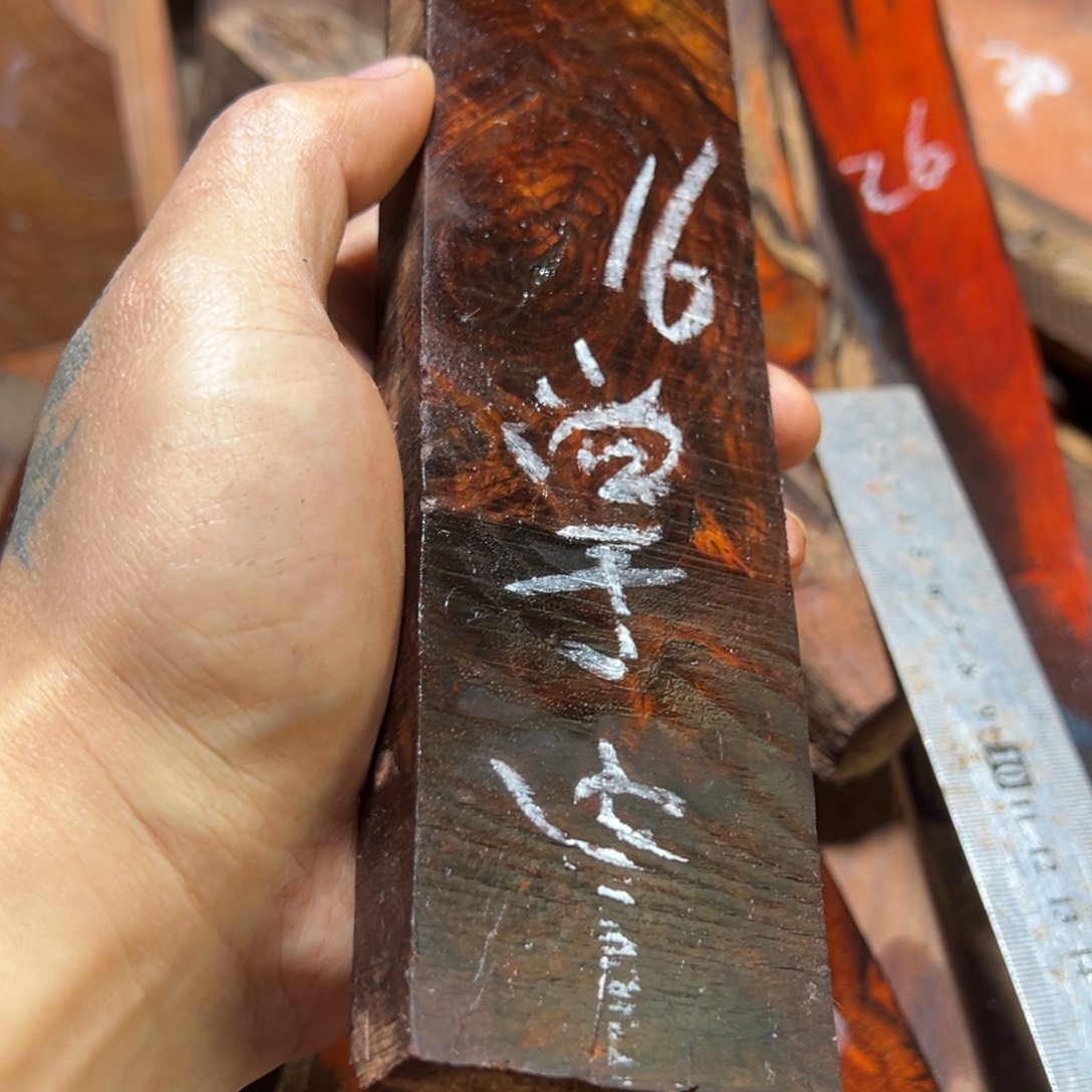 掌***河交趾黄檀（大红酸枝）