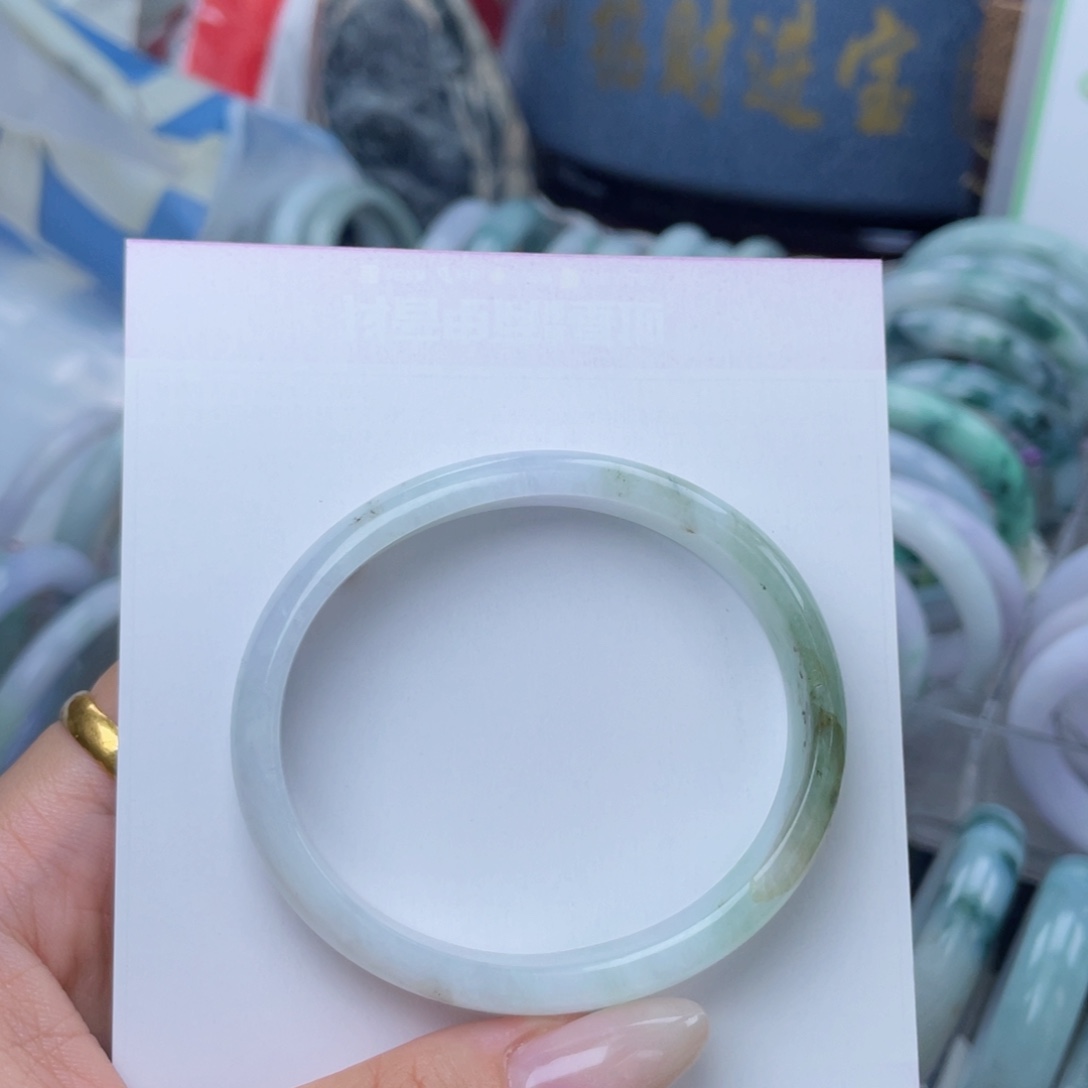 翡翠未镶嵌手镯58贵妃