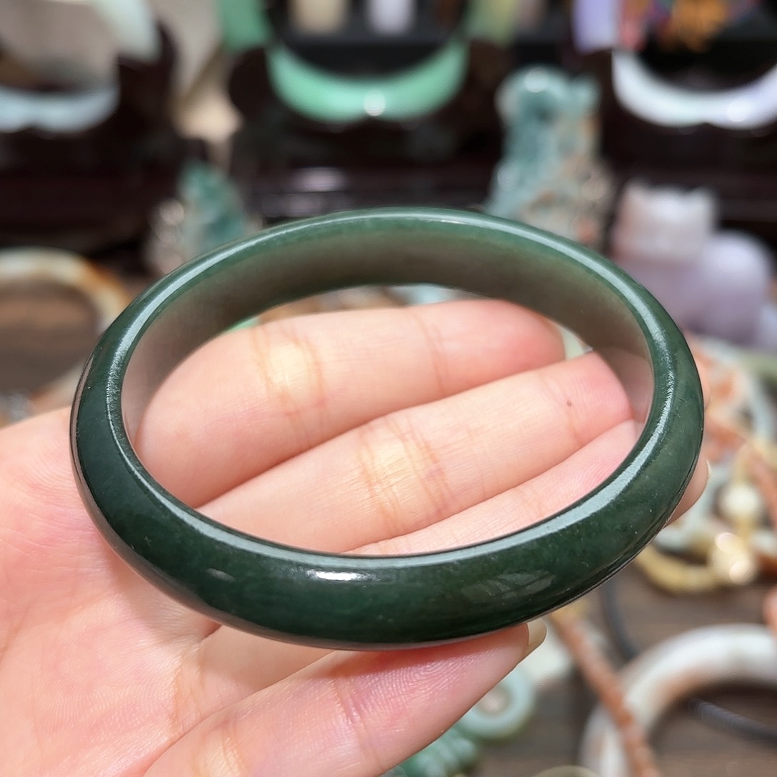 翡翠手镯未镶嵌贵妃老料老绿翡翠手镯