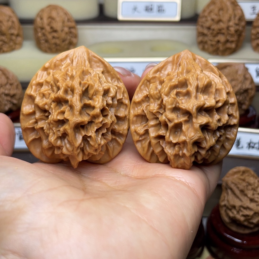 文玩核桃把件帝王45左右