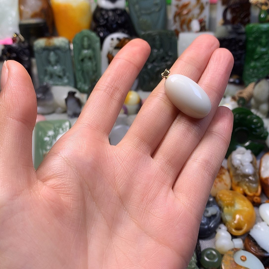 颈饰未镶嵌和田玉