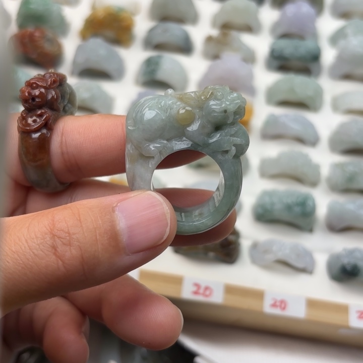 翡翠未镶嵌戒指港码17貔貅209
