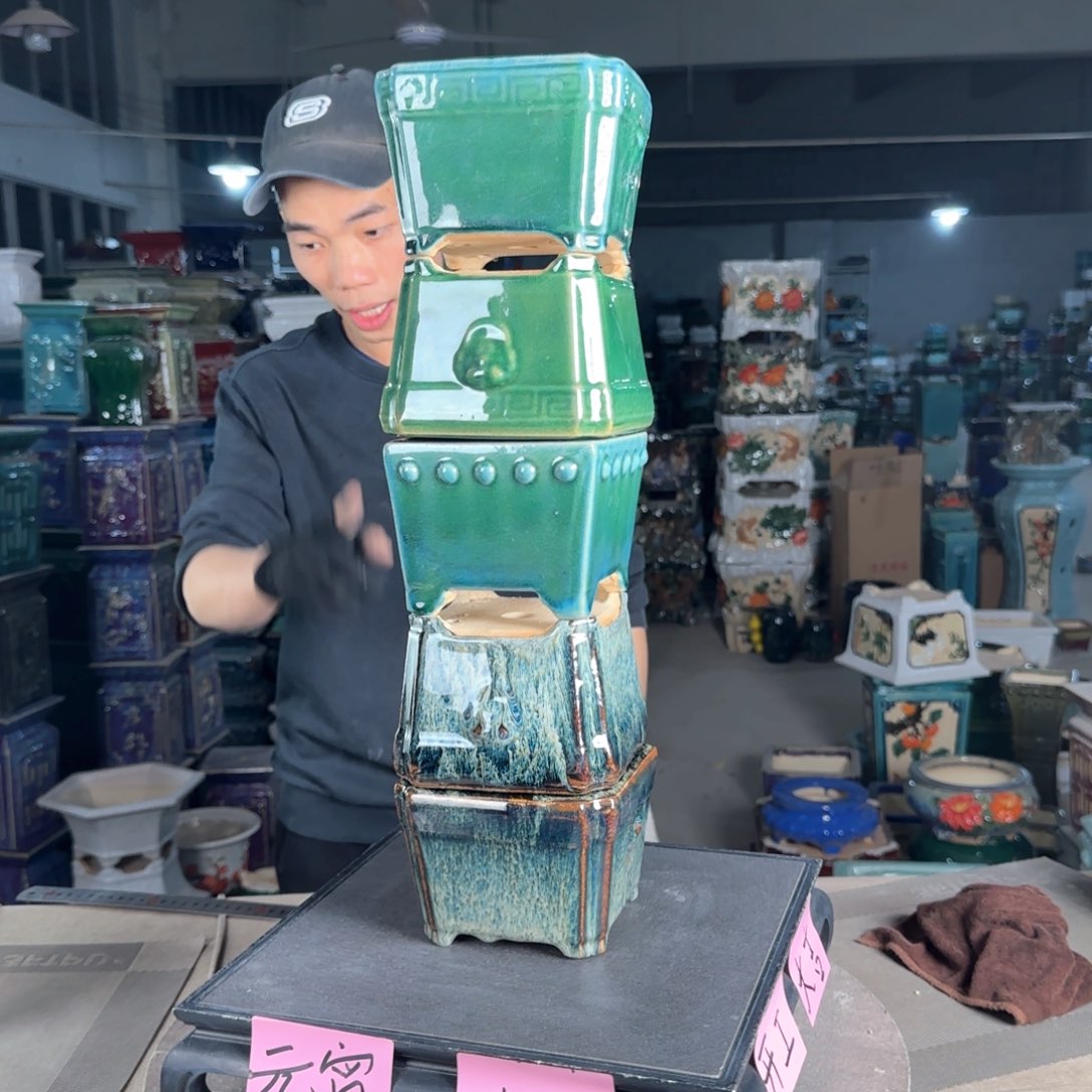 一风堂石湾花盆。微瑕缝隙