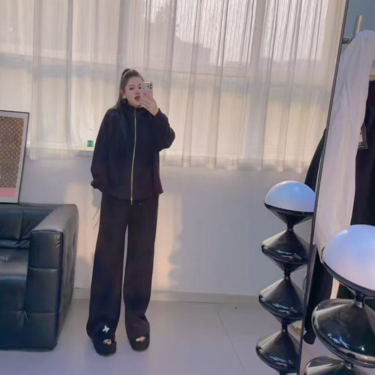 W阿薇-纯欲风加绒外套