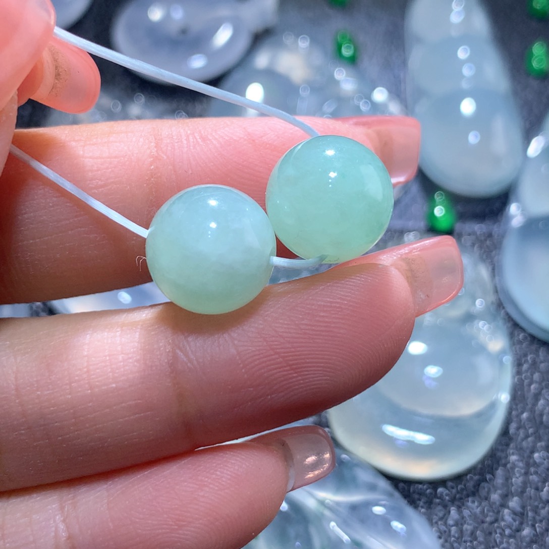 翡翠颈饰未镶嵌缅甸