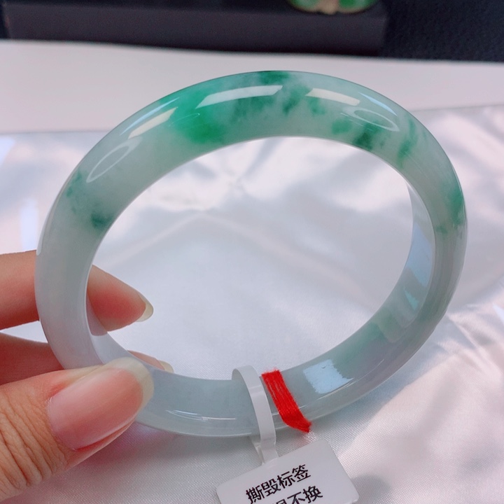 翡翠未镶嵌手镯63圈