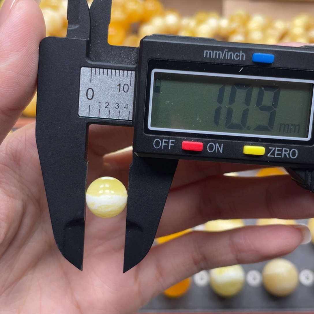 C****琥珀未镶嵌珠宝奇石