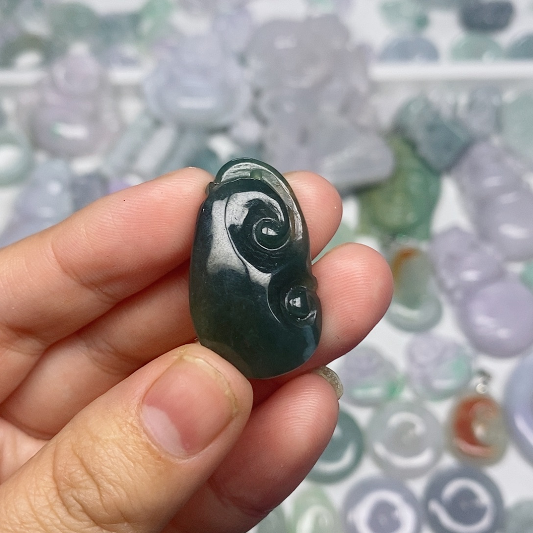 翡翠未镶嵌颈饰翡翠