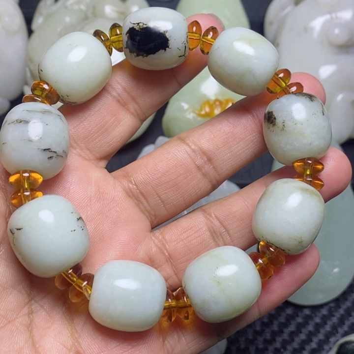 和田玉颈饰未镶嵌