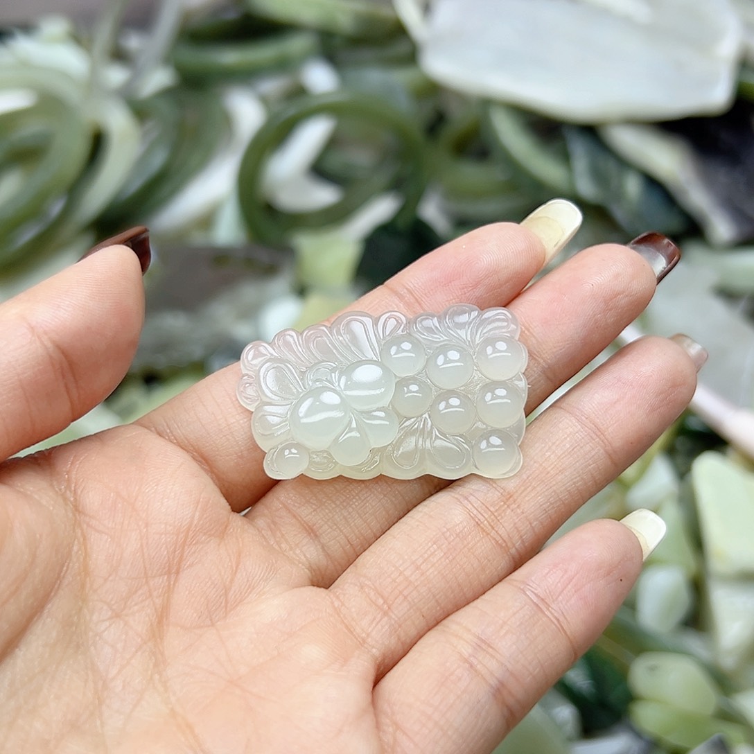 颈饰未镶嵌和田玉