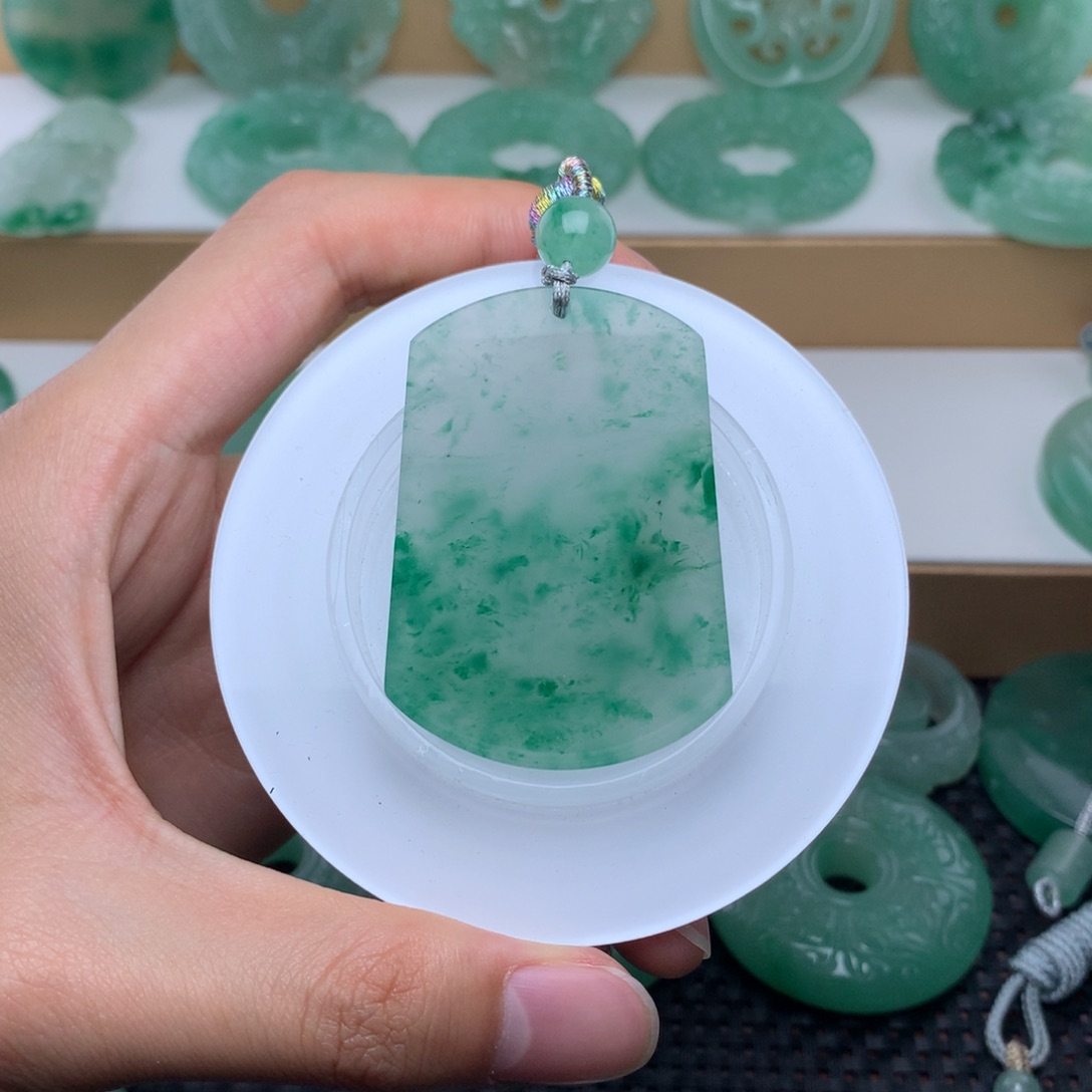 石英质玉未镶嵌吊坠(赠链)