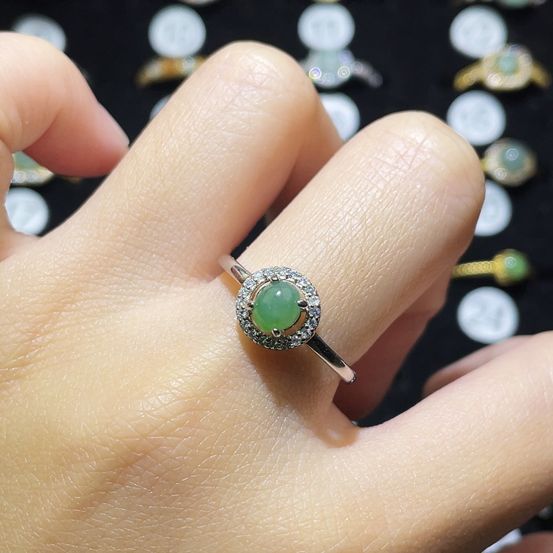 翡翠未镶嵌戒指戒指