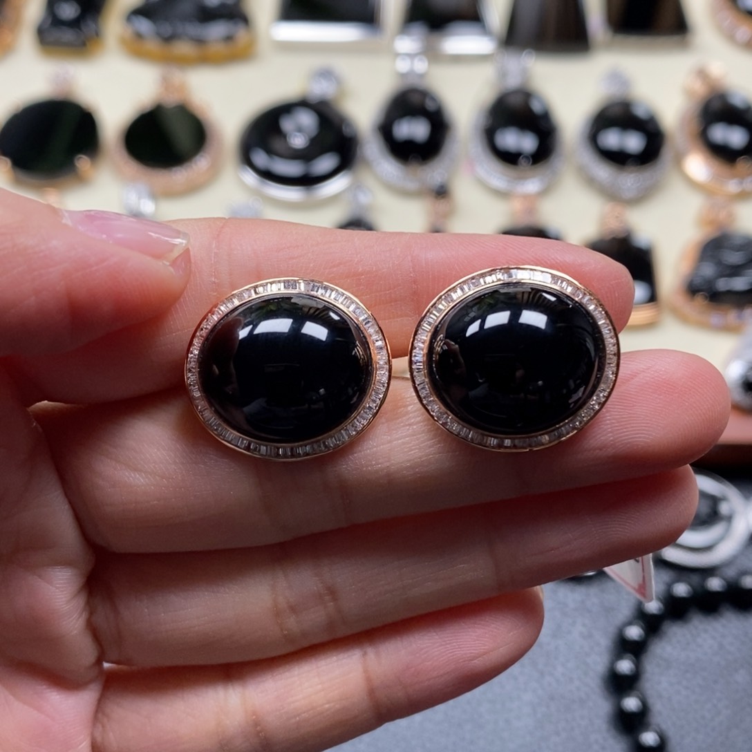 翡翠耳饰18K金镶嵌?***月蛋面