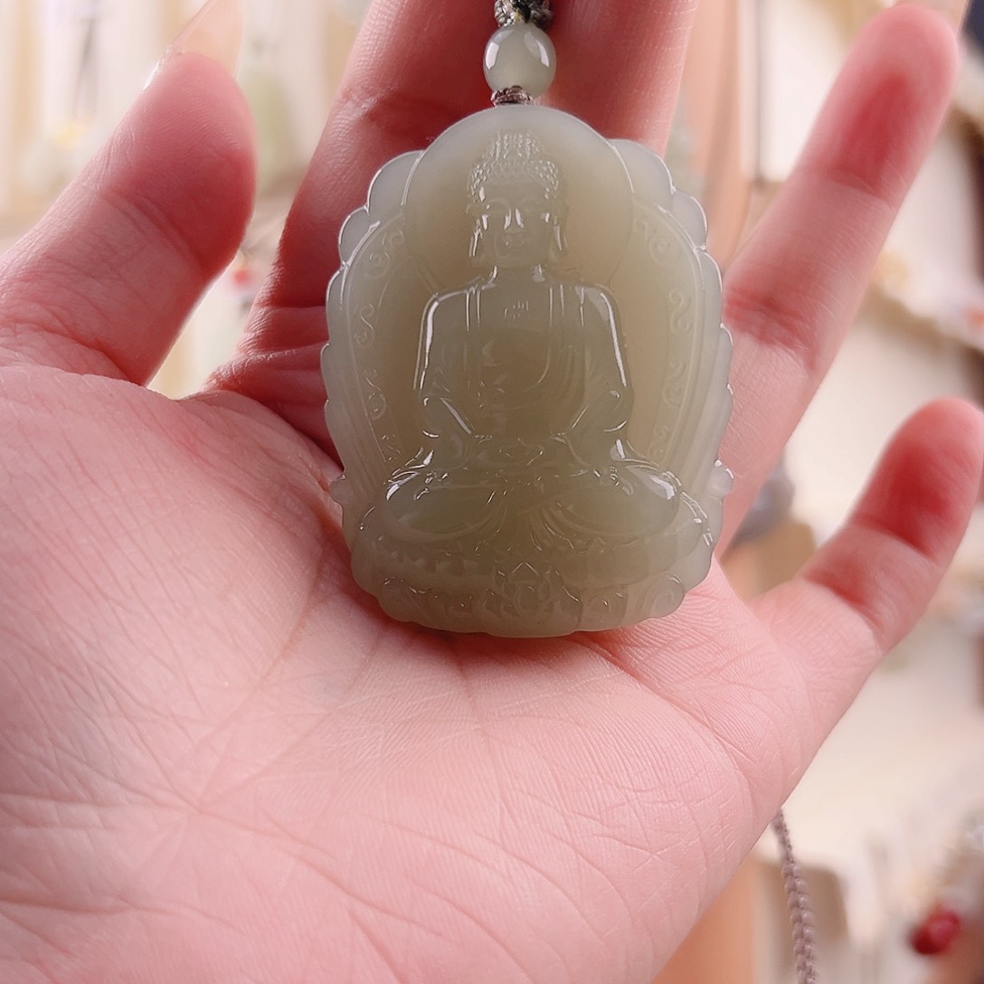 和田玉吊坠(不含链)未镶嵌美****?