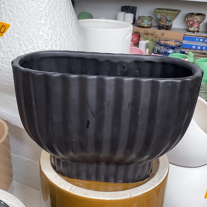 陶盆有孔 瑕疵针孔漏釉介意勿拍外口 12*24外高16