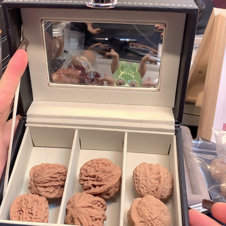 木质类三对核桃一个礼盒98