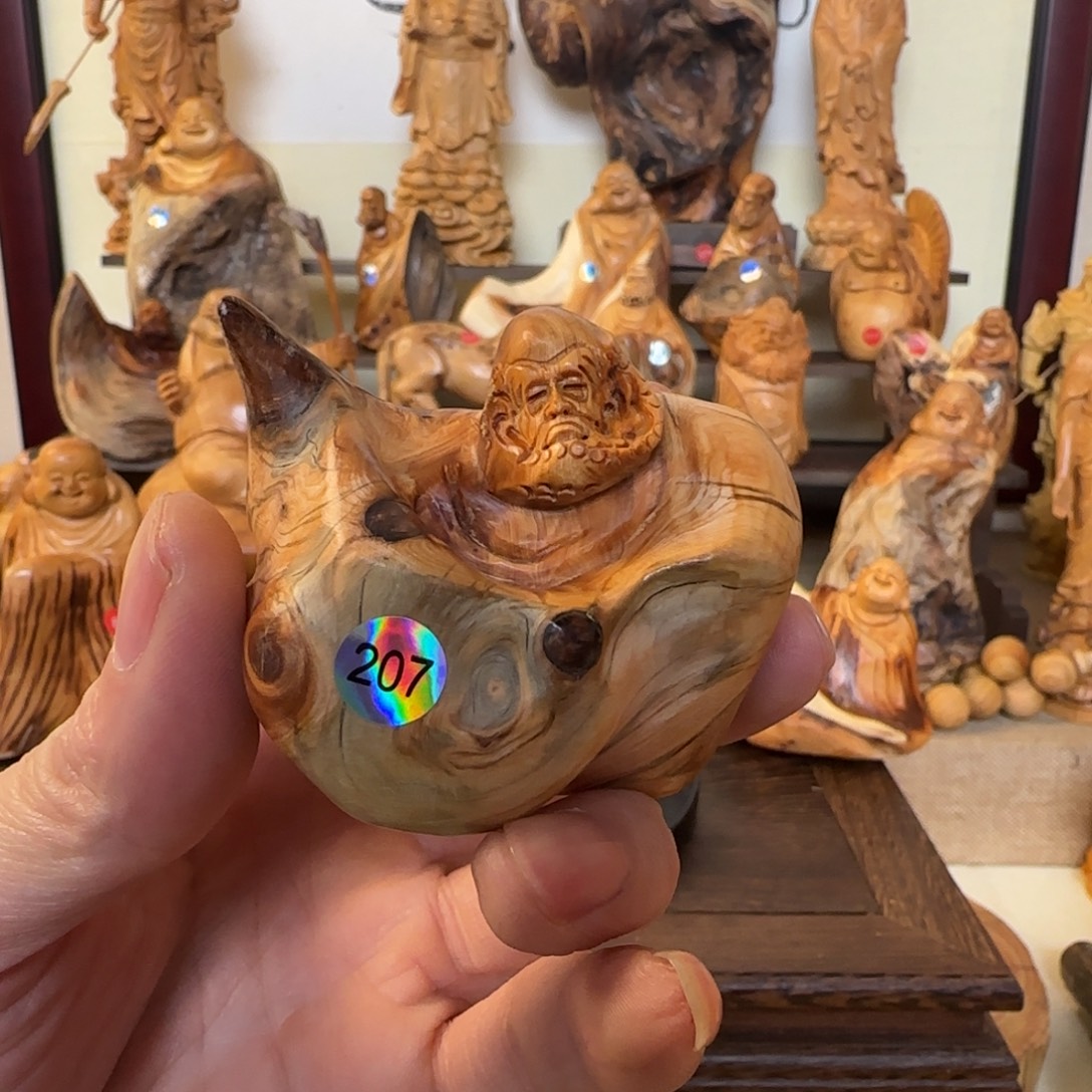 崖柏小木匠艺雕一物一拍