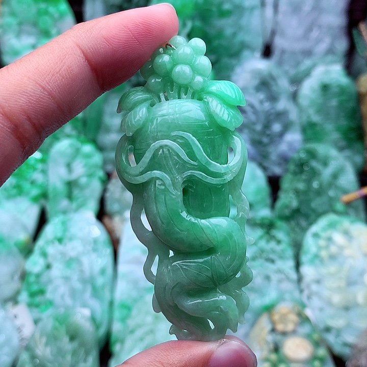 翡翠吊坠(不含链)未镶嵌